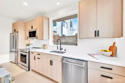 6408 Fauntleroy Way SW, Seattle, WA 98136 - Photo 11