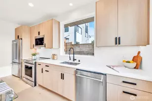 6408 Fauntleroy Wy SW, Seattle, WA 98136 - Photo 11