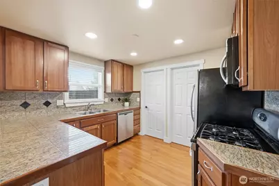 1721 Madison Street #B, Everett, WA 98203 - Photo 11