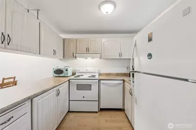 5806 200th Street SW #F, Lynnwood, WA 98036 - Photo 11