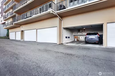 1818 Bigelow Avenue N #301, Seattle, WA 98109 - Photo 27