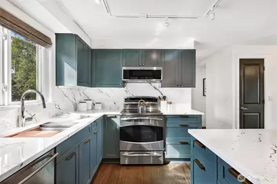 1818 Bigelow Avenue N #301, Seattle, WA 98109 - Photo 13