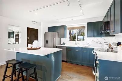 1818 Bigelow Avenue N #301, Seattle, WA 98109 - Photo 15