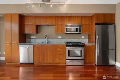 2911 2nd Avenue #310, Seattle, WA 98121 - Photo 9