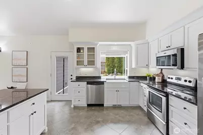 6127 70th Street NE, Marysville, WA 98270 - Photo 9