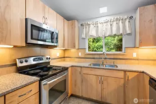 8503 S 259th St, Kent, WA 98030 - Photo 9