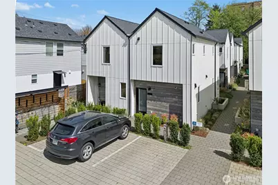10354 Wallingford Avenue N #B, Seattle, WA 98133 - Photo 1