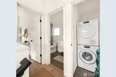 411 B NE 80th Street, Seattle, WA 98115 - Photo 13