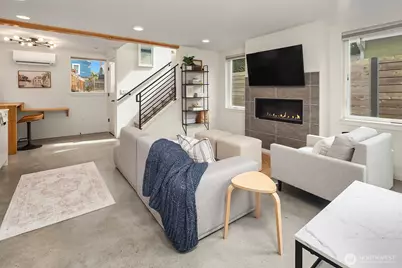 411 B NE 80th Street, Seattle, WA 98115 - Photo 3