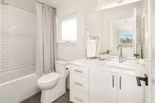 411 B NE 80th St, Seattle, WA 98115 - Photo 17