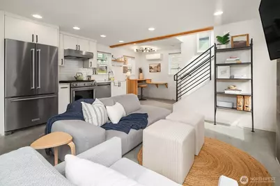 411 B NE 80th Street, Seattle, WA 98115 - Photo 7