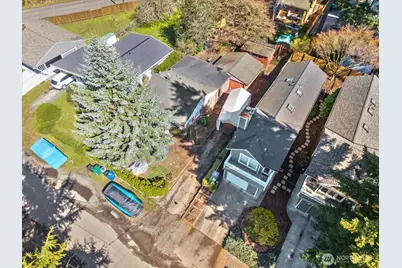 14022 Roslyn Place N, Seattle, WA 98133 - Photo 5