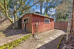 14022 Roslyn Pl N, Seattle, WA 98133 - Photo 21
