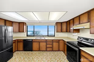 7821 East Side Dr NE, Tacoma, WA 98422 - Photo 5