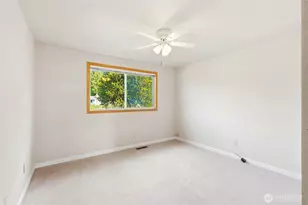 8910 56th Pl W, Mukilteo, WA 98275 - Photo 19