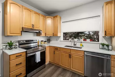 950 86th Street N, Seattle, WA 98103 - Photo 9