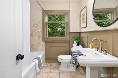 2407 11th Avenue E, Seattle, WA 98102 - Photo 19