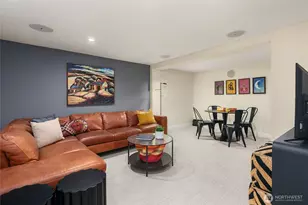 2407 11th Ave E, Seattle, WA 98102 - Photo 29