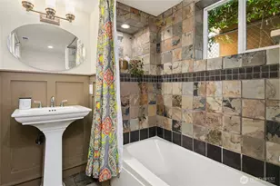 2407 11th Ave E, Seattle, WA 98102 - Photo 33