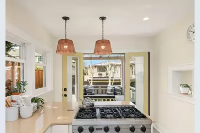 2407 11th Avenue E, Seattle, WA 98102 - Photo 13