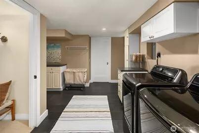 2407 11th Avenue E, Seattle, WA 98102 - Photo 33