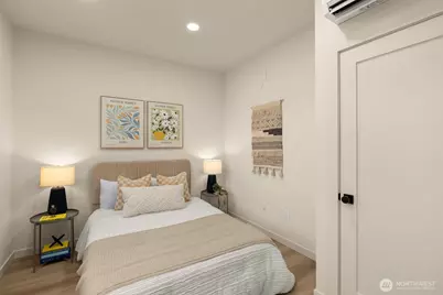 14033 Densmore Avenue N, Seattle, WA 98133 - Photo 13