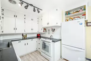 413 Strait View Dr, Port Angeles, WA 98362 - Photo 11