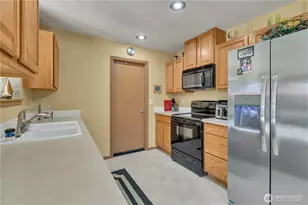 1013 Riddell Ave NE, Orting, WA 98360 - Photo 11