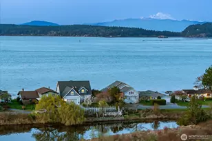 817 Shorecrest Dr, Oak Harbor, WA 98277 - Photo 3