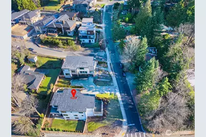 10204 NE 43rd Street, Kirkland, WA 98033 - Photo 3