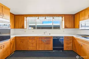 334 Wells Ave N, Renton, WA 98056 - Photo 9