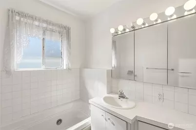 334 Wells Avenue N, Renton, WA 98056 - Photo 15