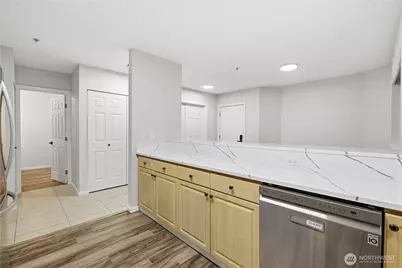 15340 Macadam Road S #B206, Tukwila, WA 98188 - Photo 11