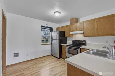 118 Balboa Loop, Kelso, WA 98626 - Photo 9