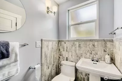 348 NE 57th Street, Seattle, WA 98105 - Photo 21