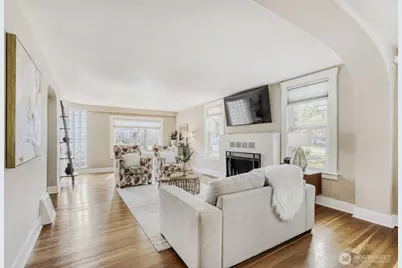 348 NE 57th Street, Seattle, WA 98105 - Photo 5