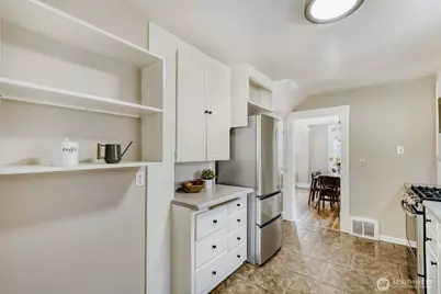 348 NE 57th Street, Seattle, WA 98105 - Photo 11