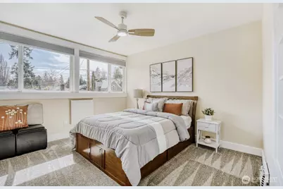 348 NE 57th Street, Seattle, WA 98105 - Photo 17