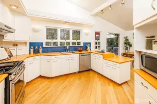 8523 224th St SW, Edmonds, WA 98026 - Photo 13