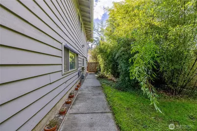 8523 224th Street SW, Edmonds, WA 98026 - Photo 19