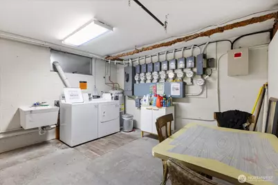 4912 Evanston Avenue N, Seattle, WA 98103 - Photo 17