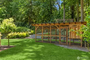 6900 NE Dolphin Dr, Bainbridge Island, WA 98110 - Photo 39