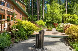 6900 NE Dolphin Dr, Bainbridge Island, WA 98110 - Photo 37