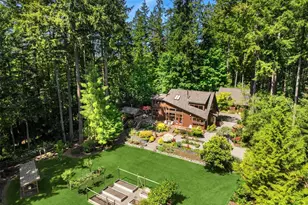6900 NE Dolphin Dr, Bainbridge Island, WA 98110 - Photo 3