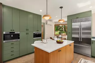 6900 NE Dolphin Dr, Bainbridge Island, WA 98110 - Photo 11