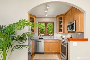 6900 NE Dolphin Dr, Bainbridge Island, WA 98110 - Photo 29