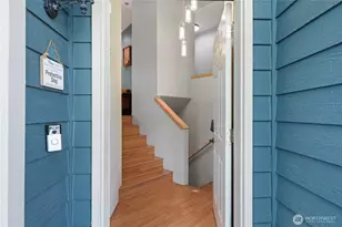 6352 24th Ave SW, Seattle, WA 98106 - Photo 3