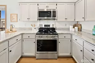 556 Holly Dr, Edmonds, WA 98020 - Photo 13