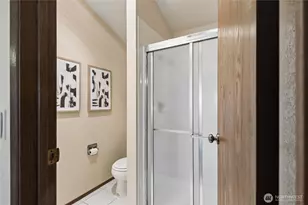 9732 Ashworth Ave N, Seattle, WA 98103 - Photo 15