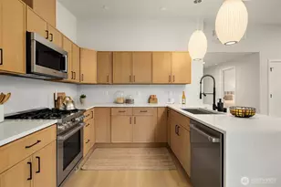 12241 NE 65th St, Kirkland, WA 98033 - Photo 3